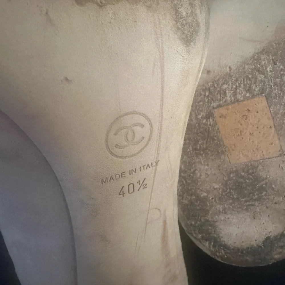 Authentic CHANEL Tan Suede Leather Sandal Heels 40-1/2 - Picture 5 of 7